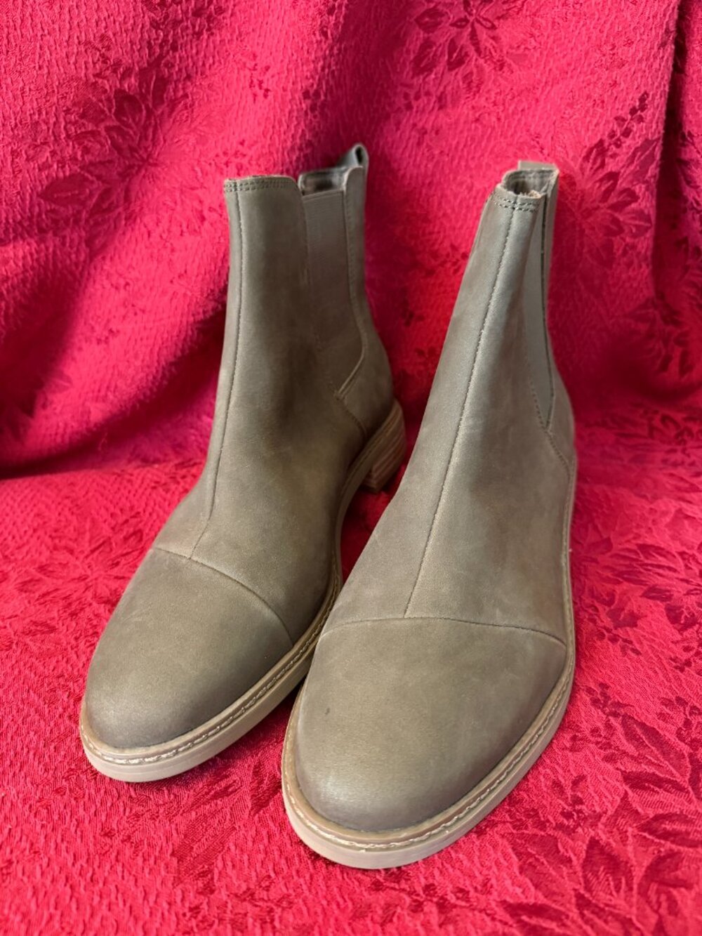 TOMS Charlie Chelsea Olive Green Leather Boot Sz 11